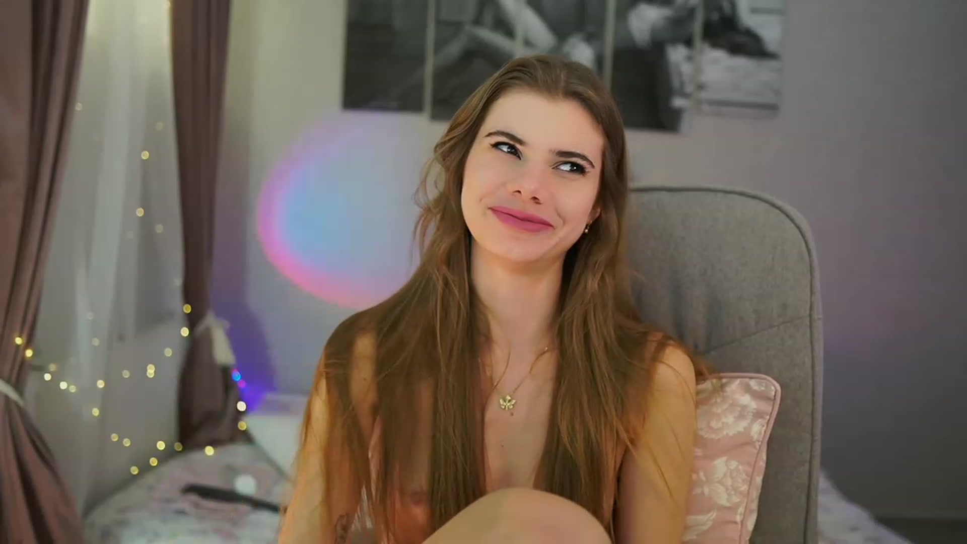 Gallery image thumbnail from RileyReid_18's myfreecams stream on, 03/16/2024, 16:06 image 20 of 20