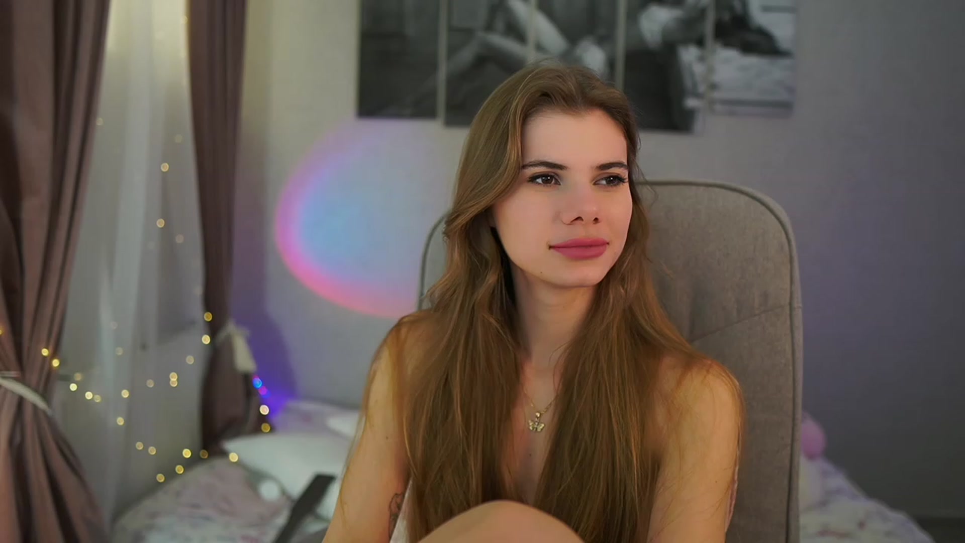 Gallery image thumbnail from RileyReid_18's myfreecams stream on, 03/16/2024, 19:02 image 20 of 20