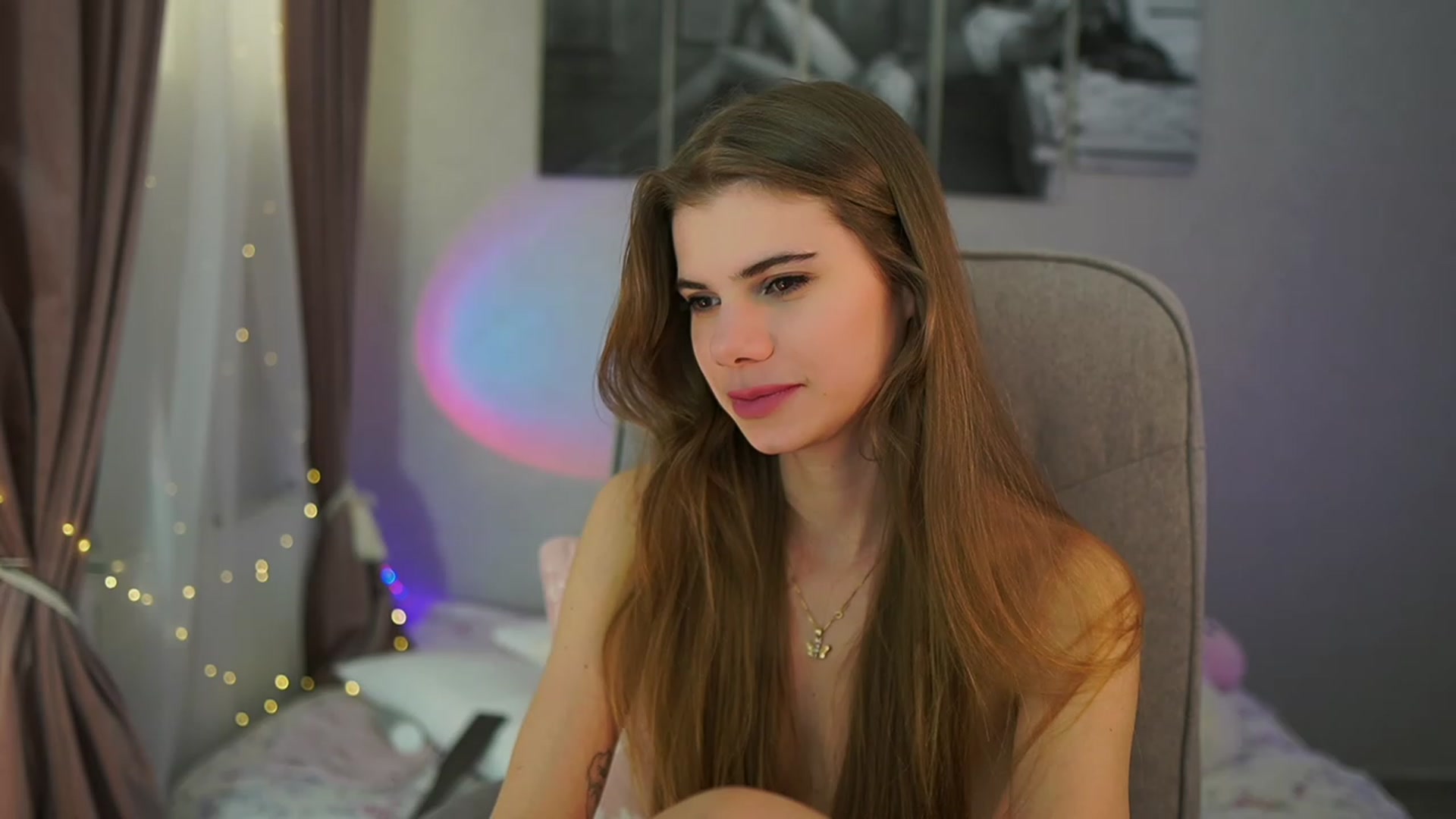 Gallery image thumbnail from RileyReid_18's myfreecams stream on, 03/16/2024, 19:02 image 14 of 20