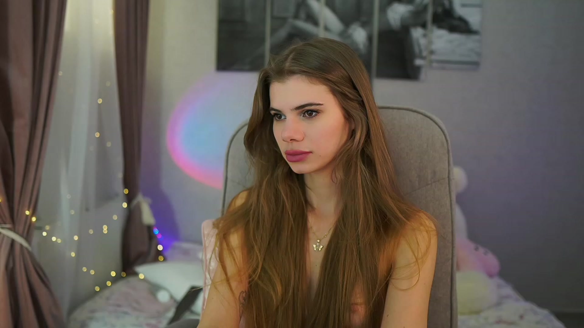 Gallery image thumbnail from RileyReid_18's myfreecams stream on, 03/16/2024, 19:02 image 17 of 20