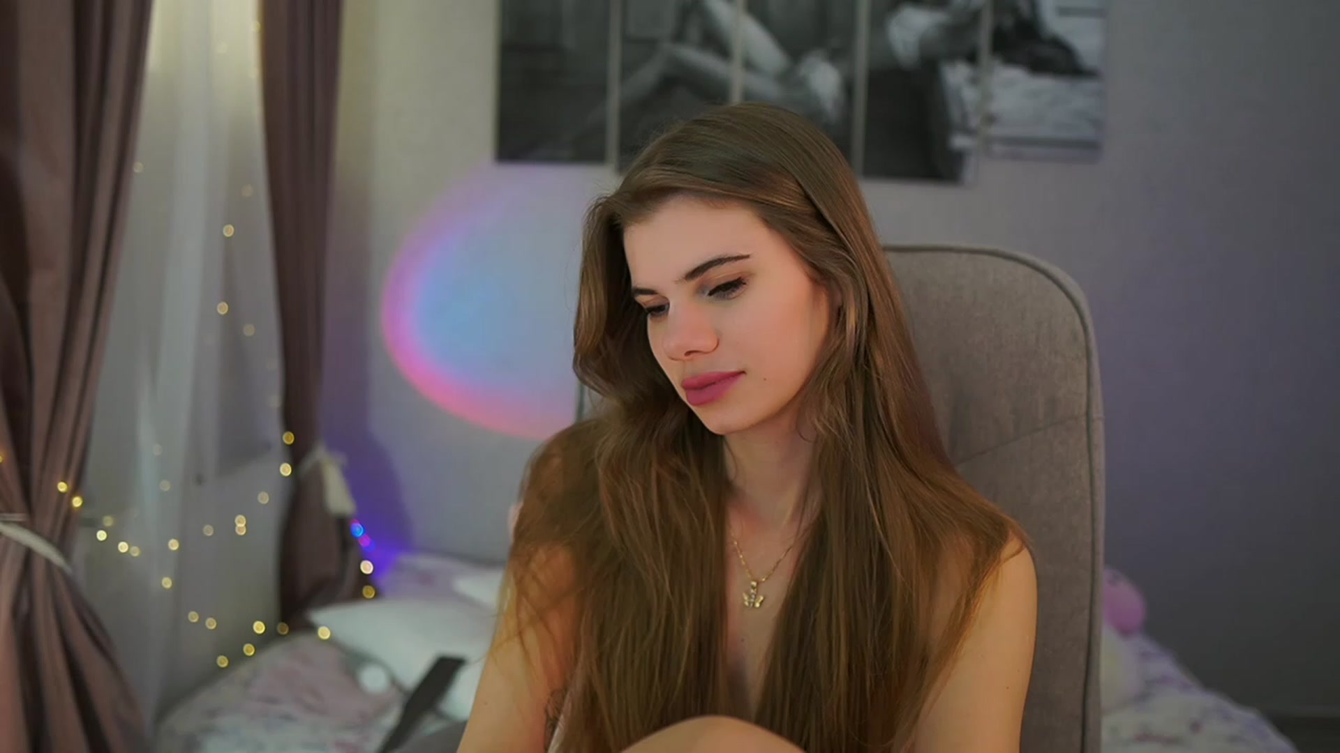 Gallery image thumbnail from RileyReid_18's myfreecams stream on, 03/16/2024, 19:02 image 16 of 20