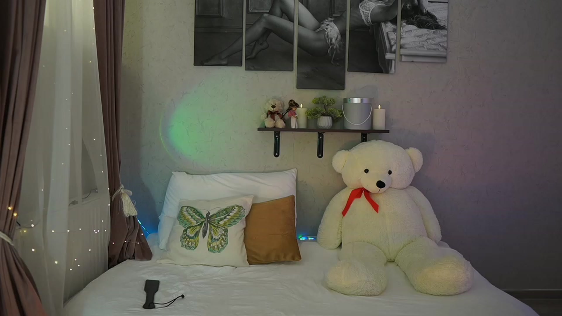 Gallery image thumbnail from RileyReid_18's myfreecams stream on, 03/17/2024, 16:29 image 4 of 20