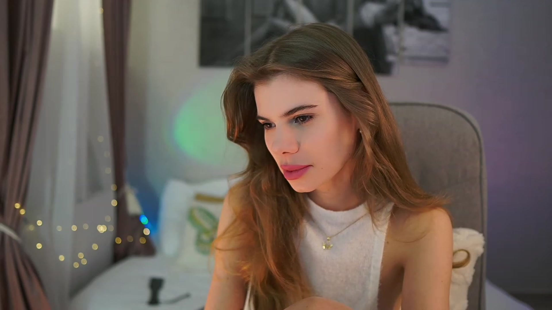 Gallery image thumbnail from RileyReid_18's myfreecams stream on, 03/17/2024, 16:29 image 14 of 20