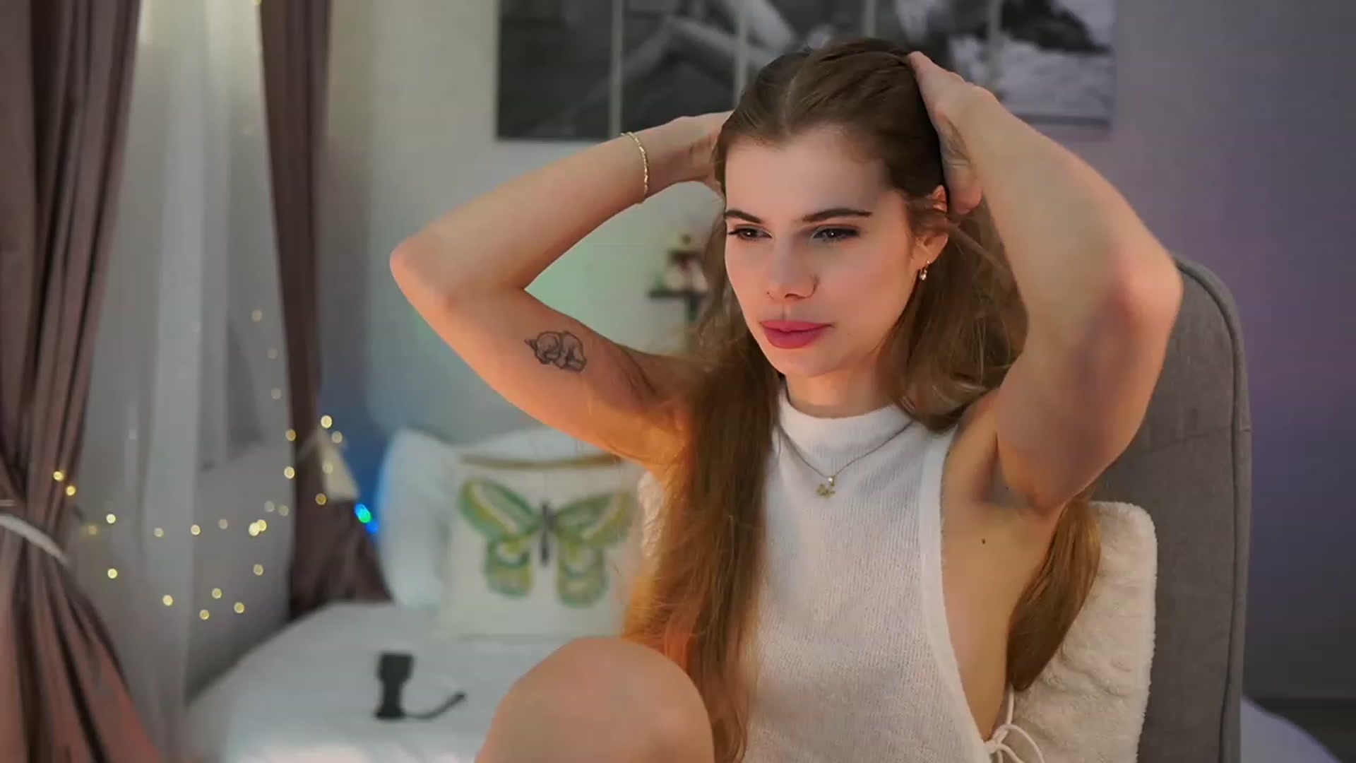 Gallery image thumbnail from RileyReid_18's myfreecams stream on, 03/17/2024, 18:23 image 9 of 20