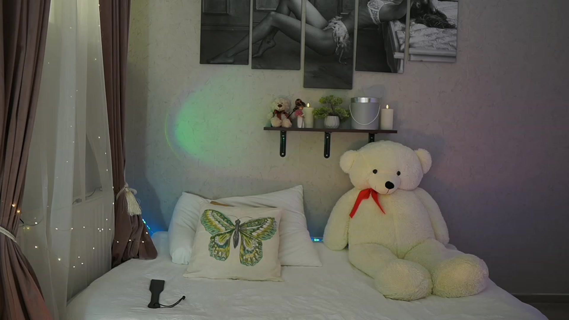 Gallery image thumbnail from RileyReid_18's myfreecams stream on, 03/17/2024, 18:23 image 1 of 20