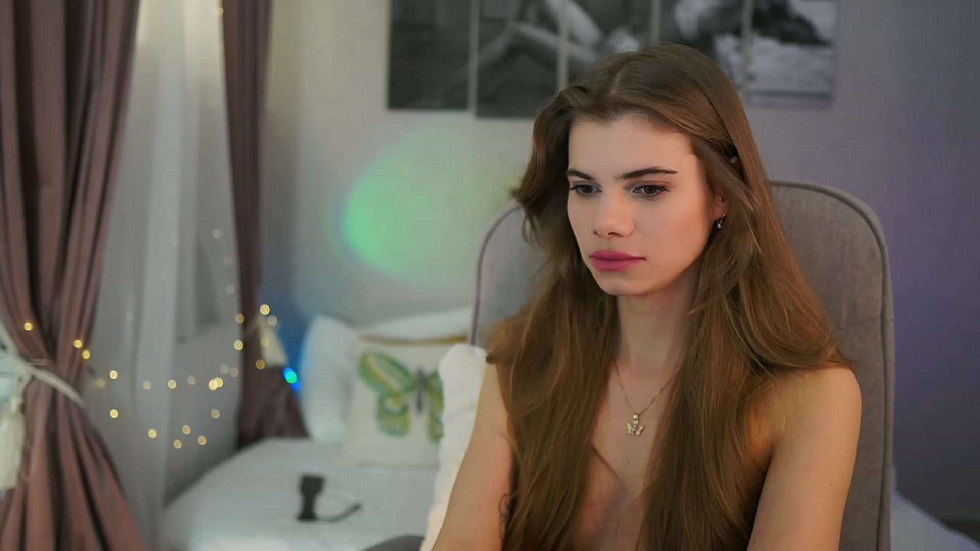 Gallery image thumbnail from RileyReid_18's myfreecams stream on, 03/17/2024, 18:23 image 16 of 20