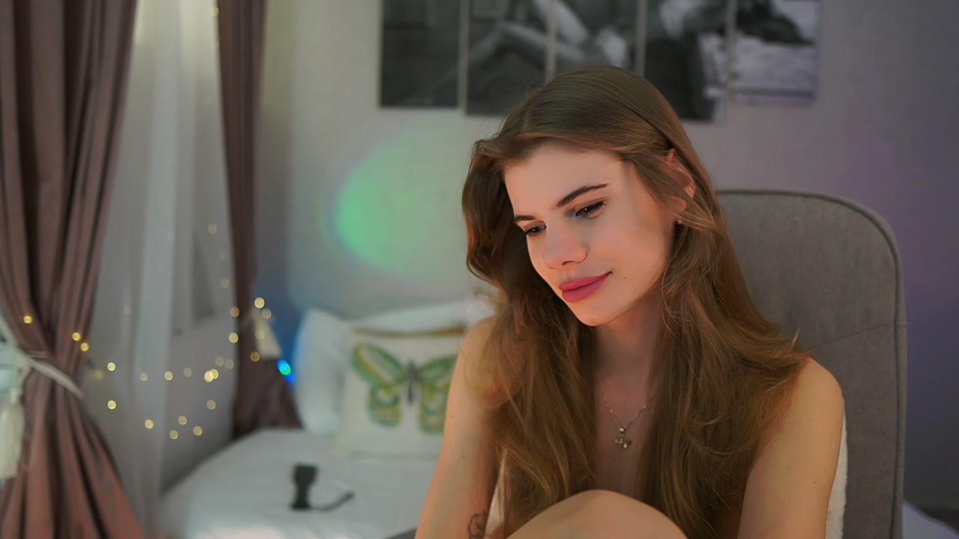 Gallery image thumbnail from RileyReid_18's myfreecams stream on, 03/17/2024, 18:23 image 18 of 20