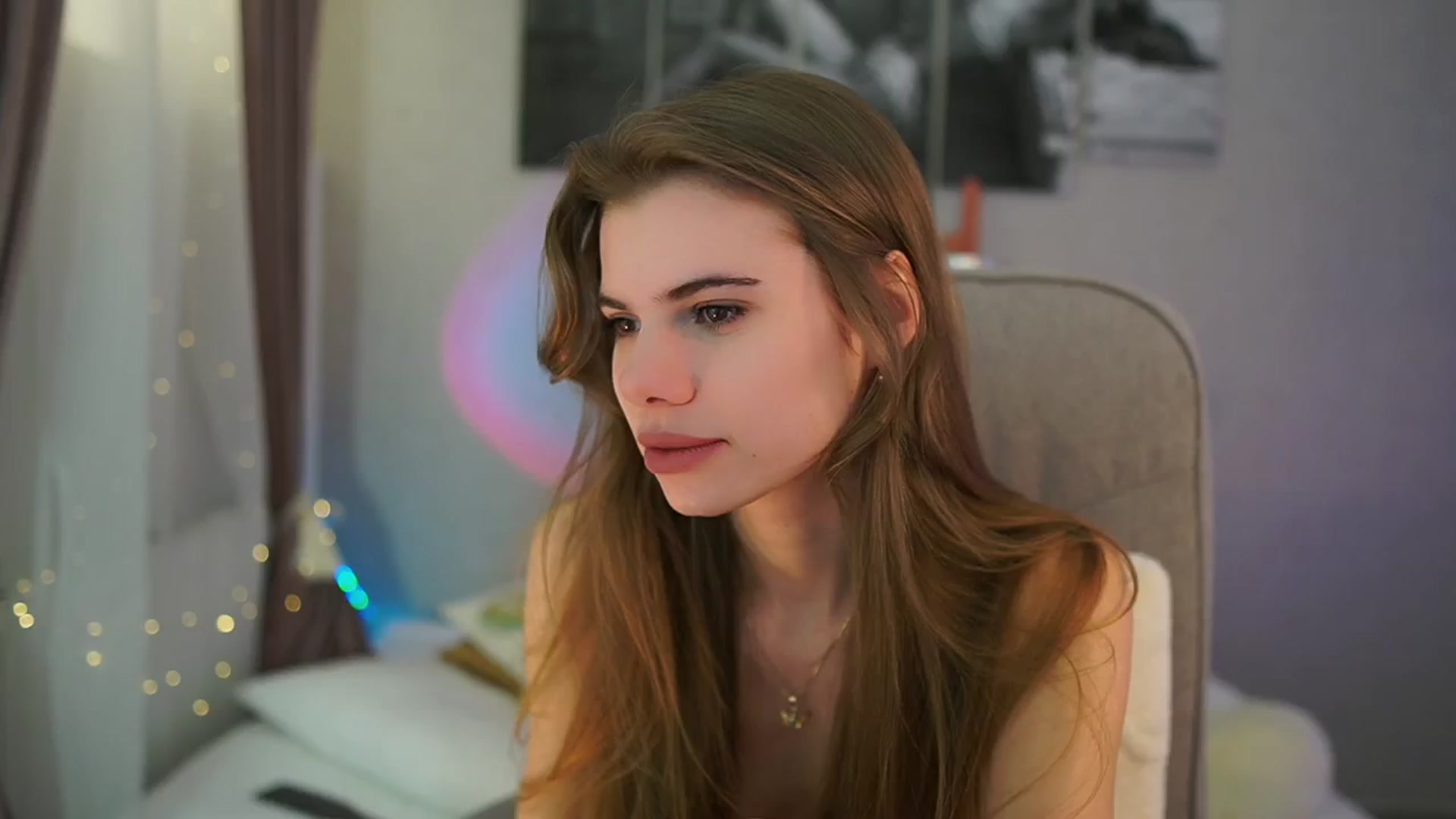 Gallery image thumbnail from RileyReid_18's myfreecams stream on, 03/18/2024, 19:01 image 8 of 20