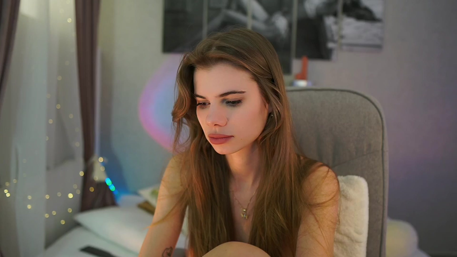 Gallery image thumbnail from RileyReid_18's myfreecams stream on, 03/18/2024, 19:01 image 15 of 20