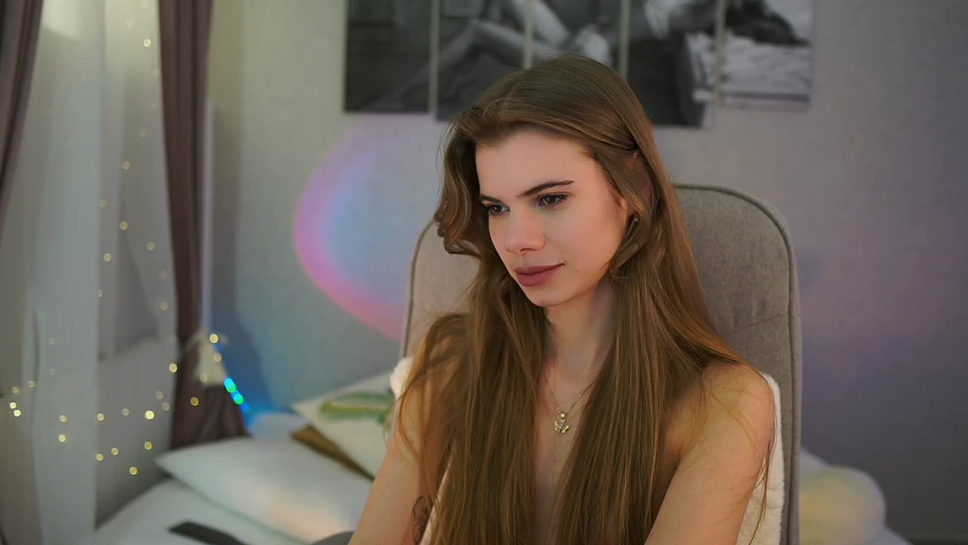 Gallery image thumbnail from RileyReid_18's myfreecams stream on, 03/18/2024, 19:01 image 11 of 20