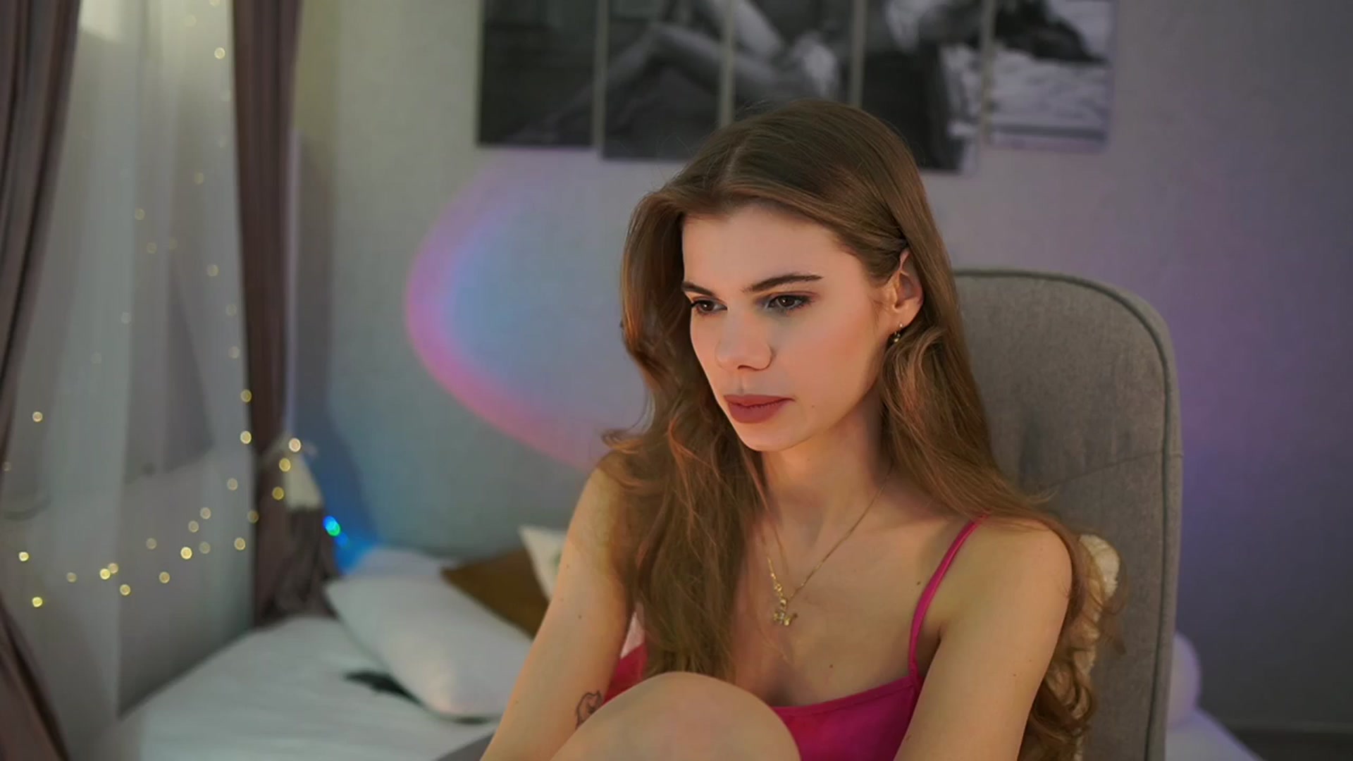 Gallery image thumbnail from RileyReid_18's myfreecams stream on, 03/20/2024, 16:10 image 12 of 20