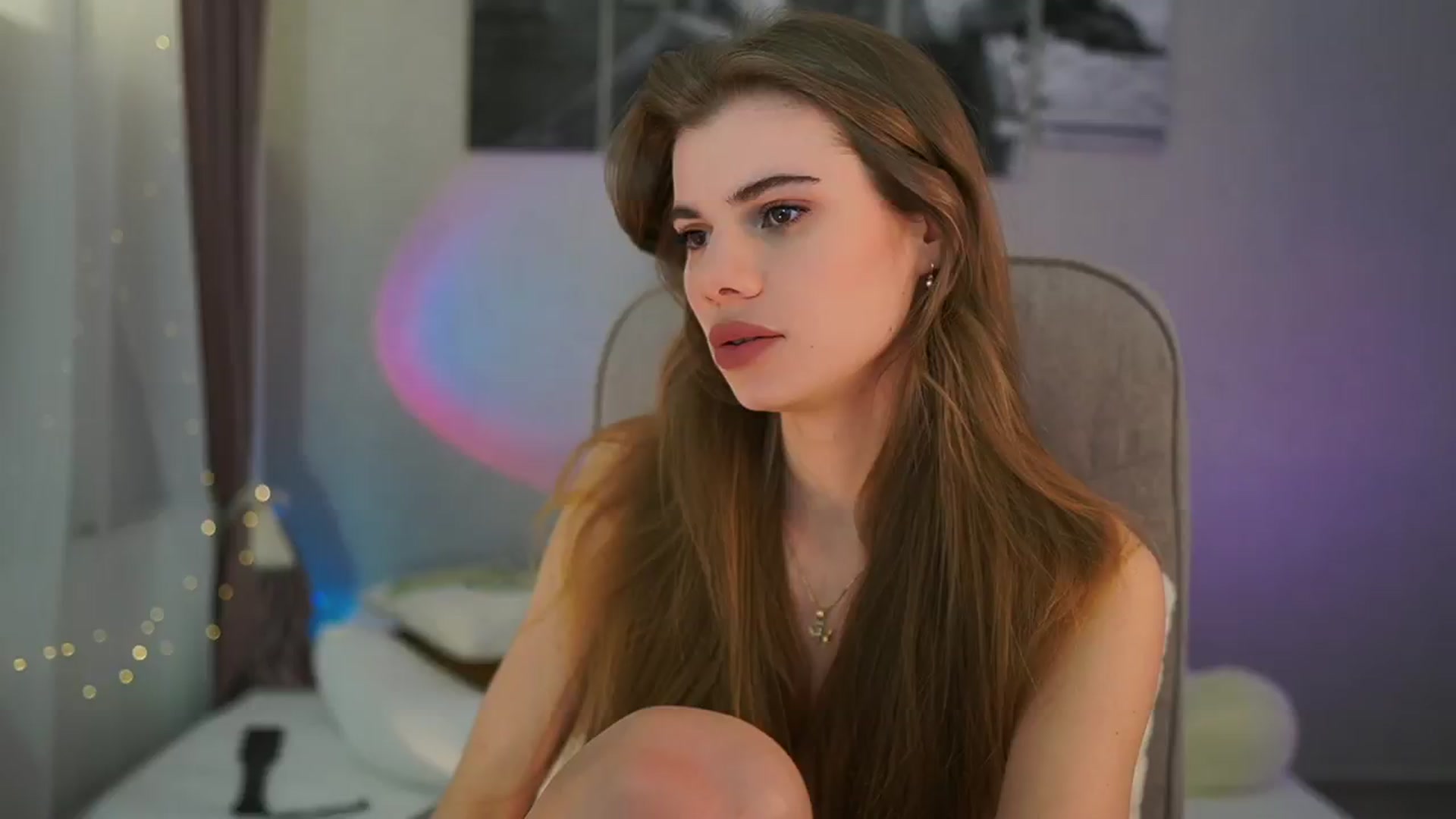 Gallery image thumbnail from RileyReid_18's myfreecams stream on, 03/23/2024, 21:20 image 10 of 20