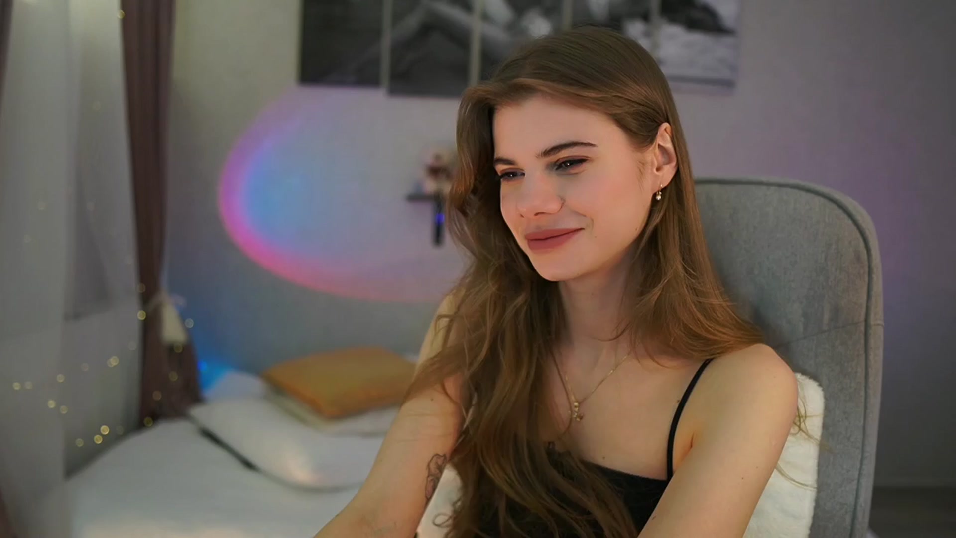 Gallery image thumbnail from RileyReid_18's myfreecams stream on, 03/25/2024, 15:30 image 20 of 20