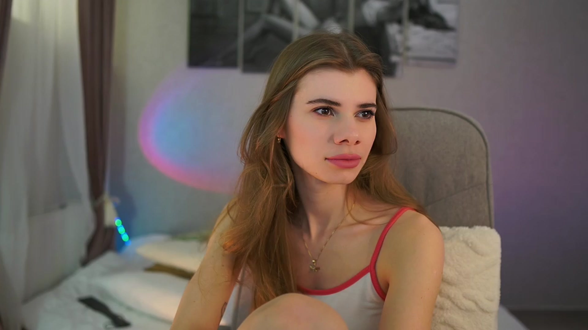 Gallery image thumbnail from RileyReid_18's myfreecams stream on, 03/29/2024, 15:41 image 15 of 20