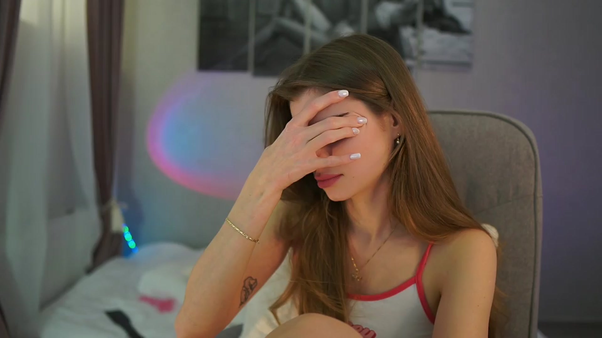 Gallery image thumbnail from RileyReid_18's myfreecams stream on, 03/29/2024, 19:03 image 12 of 20