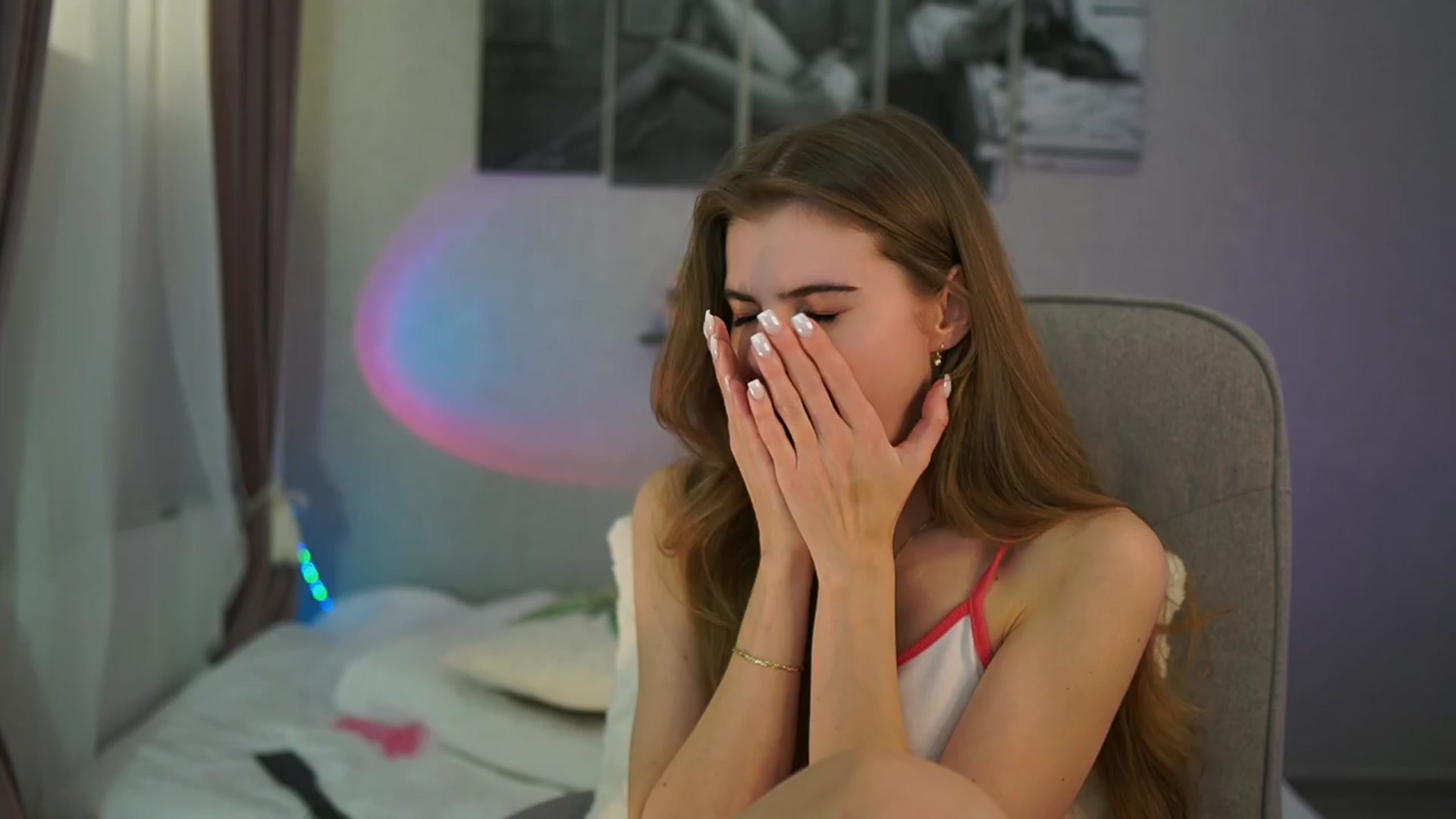 Gallery image thumbnail from RileyReid_18's myfreecams stream on, 03/29/2024, 19:03 image 9 of 20