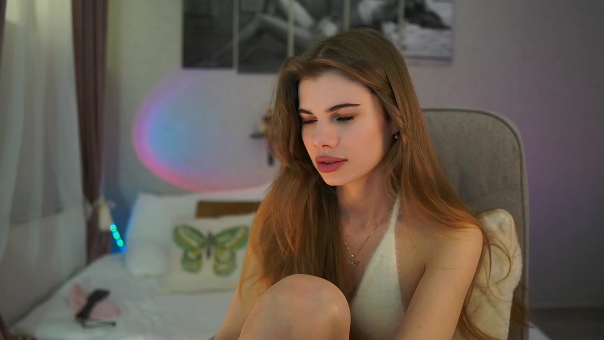 Gallery image thumbnail from RileyReid_18's myfreecams stream on, 03/31/2024, 19:40 image 2 of 20