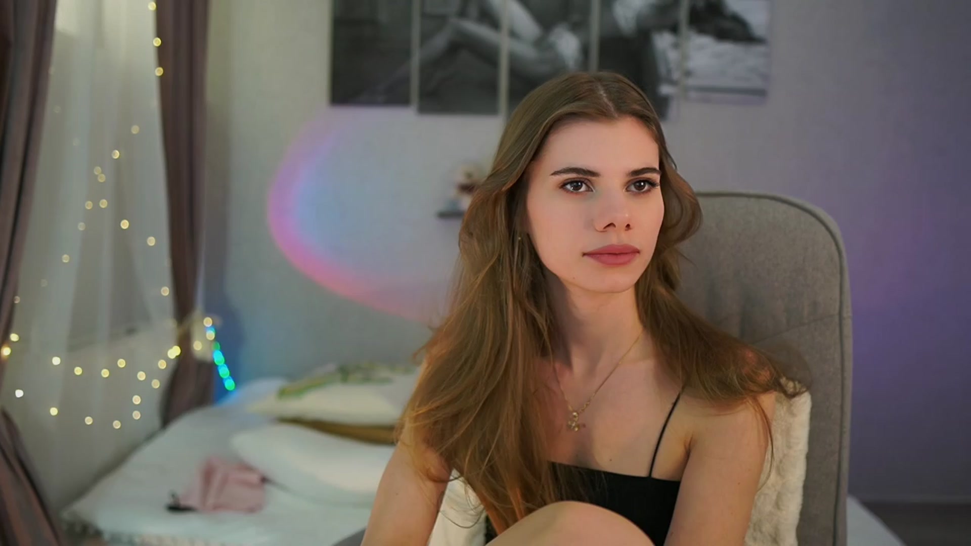 Gallery image thumbnail from RileyReid_18's myfreecams stream on, 04/02/2024, 16:06 image 17 of 20