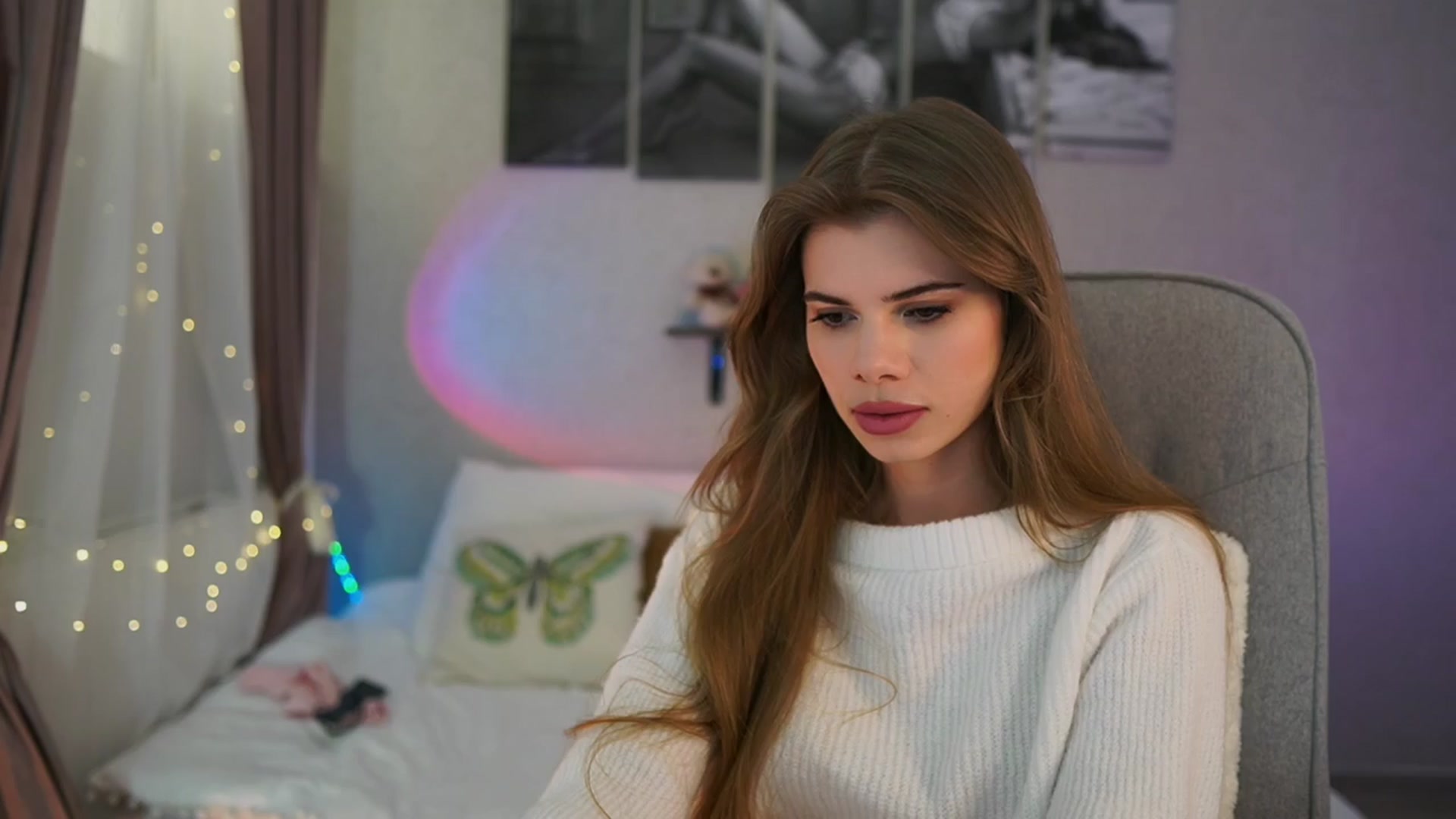 Gallery image thumbnail from RileyReid_18's myfreecams stream on, 04/03/2024, 19:16 image 8 of 20