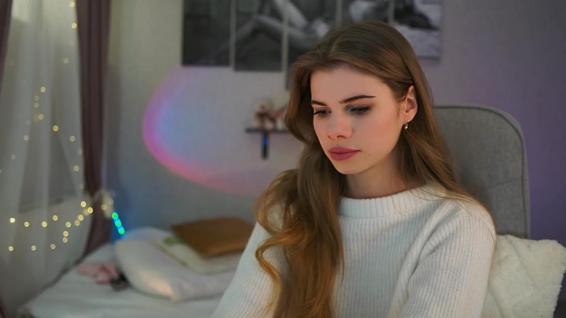 Gallery image thumbnail from RileyReid_18's myfreecams stream on, 04/03/2024, 19:16 image 17 of 20