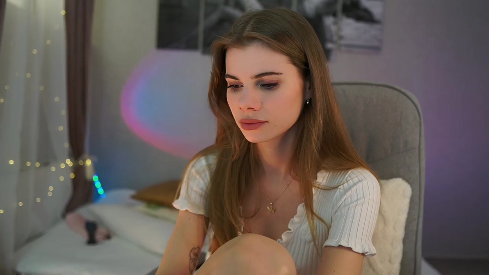 Gallery image thumbnail from RileyReid_18's myfreecams stream on, 04/04/2024, 15:05 image 7 of 20