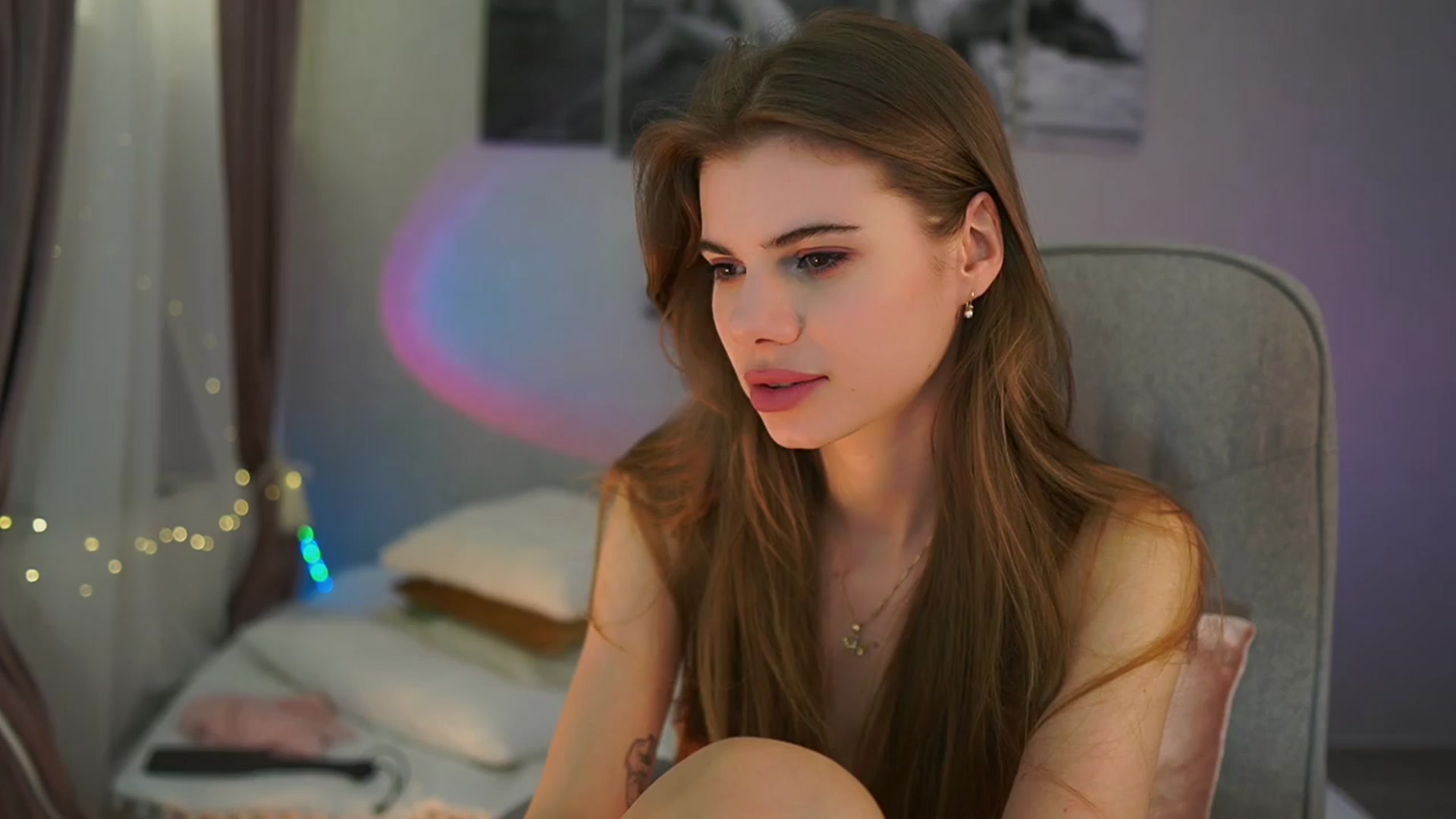 Gallery image thumbnail from RileyReid_18's myfreecams stream on, 04/07/2024, 22:20 image 17 of 20