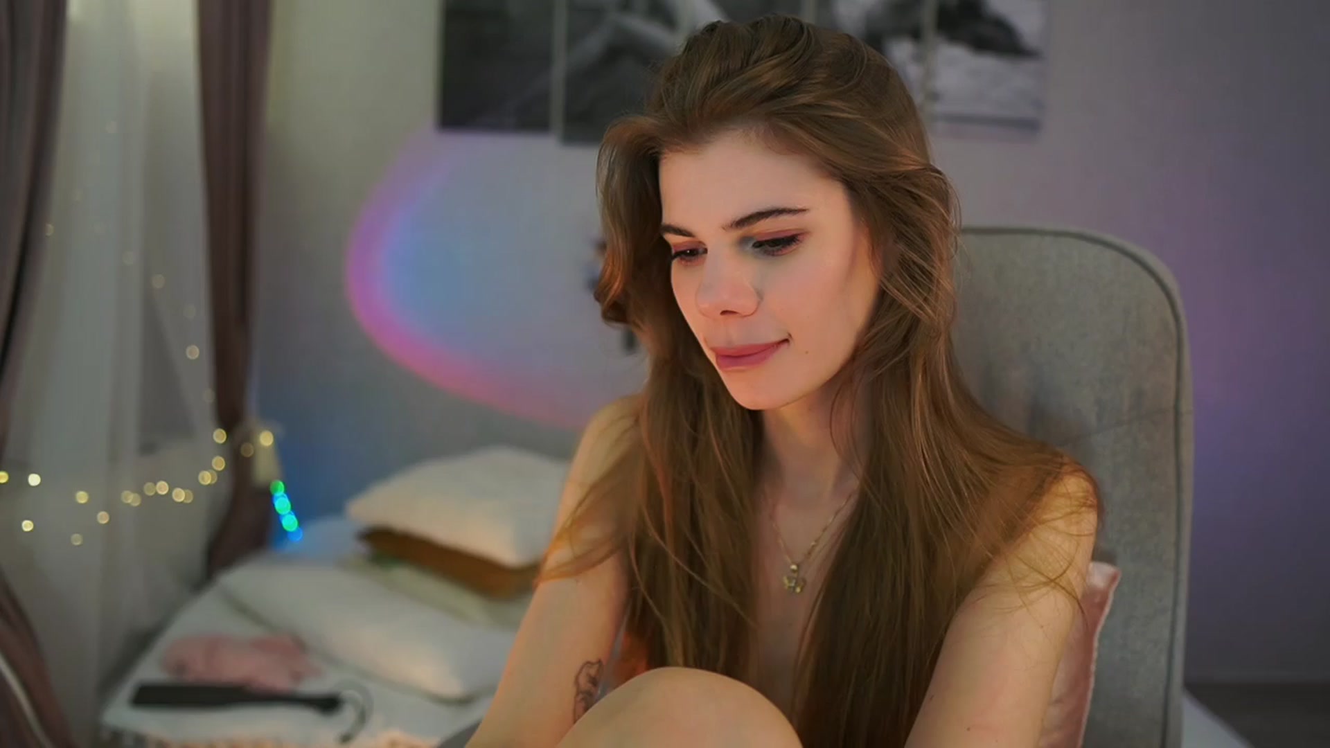 Gallery image thumbnail from RileyReid_18's myfreecams stream on, 04/07/2024, 22:20 image 14 of 20