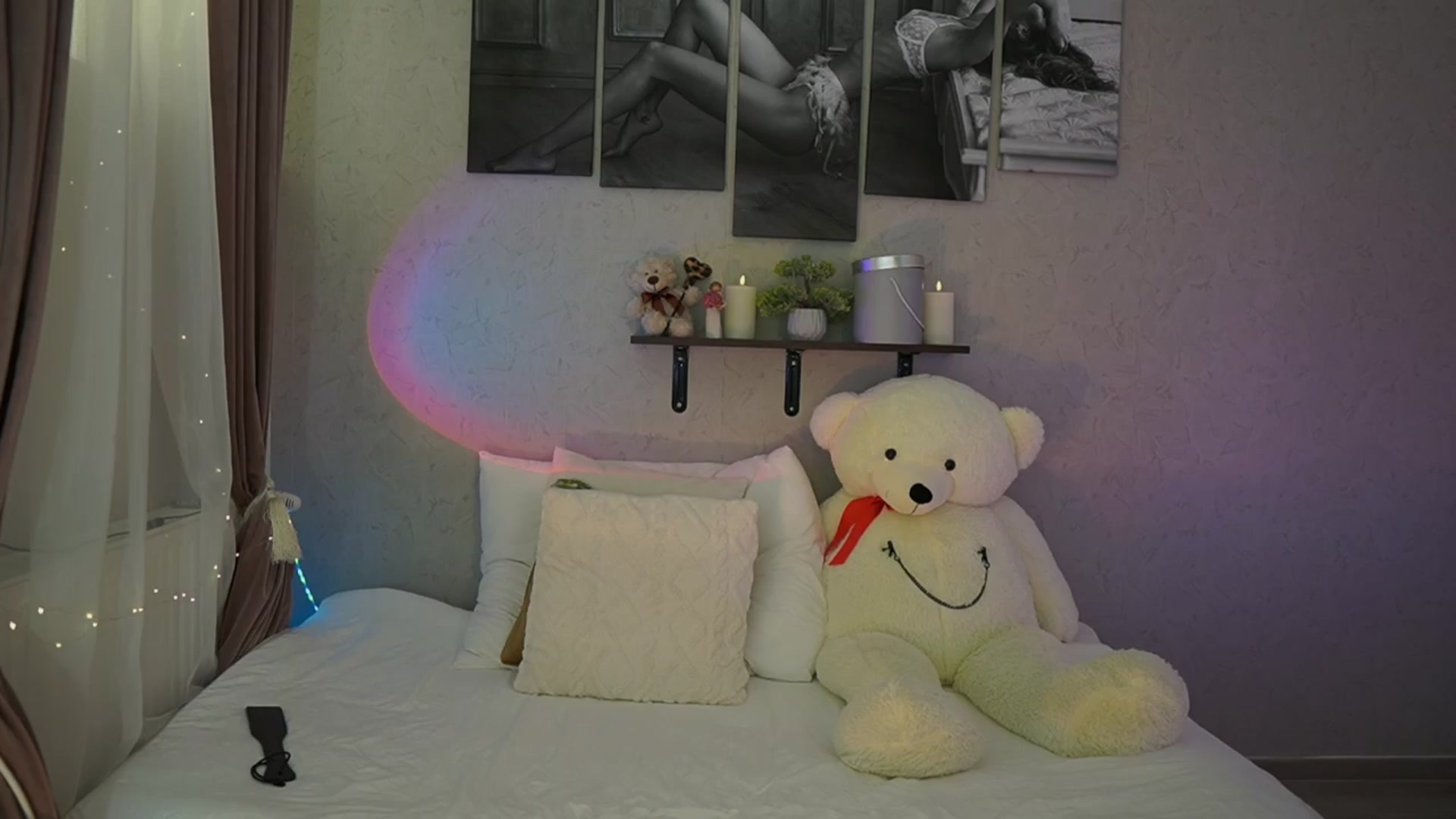 Gallery image thumbnail from RileyReid_18's myfreecams stream on, 04/08/2024, 17:52 image 14 of 20