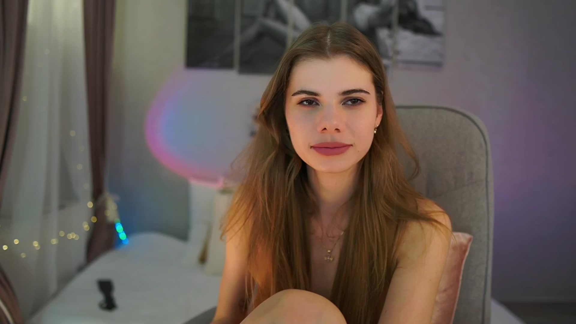 Gallery image thumbnail from RileyReid_18's myfreecams stream on, 04/08/2024, 17:52 image 13 of 20