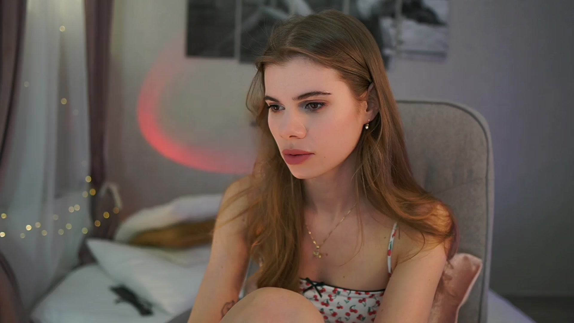 Gallery image thumbnail from RileyReid_18's myfreecams stream on, 04/10/2024, 17:58 image 4 of 20