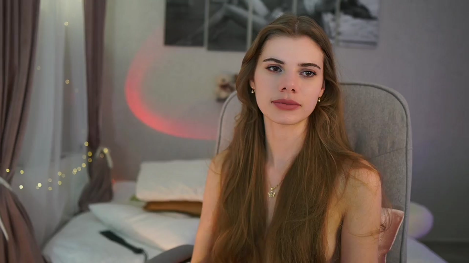 Gallery image thumbnail from RileyReid_18's myfreecams stream on, 04/10/2024, 17:58 image 17 of 20