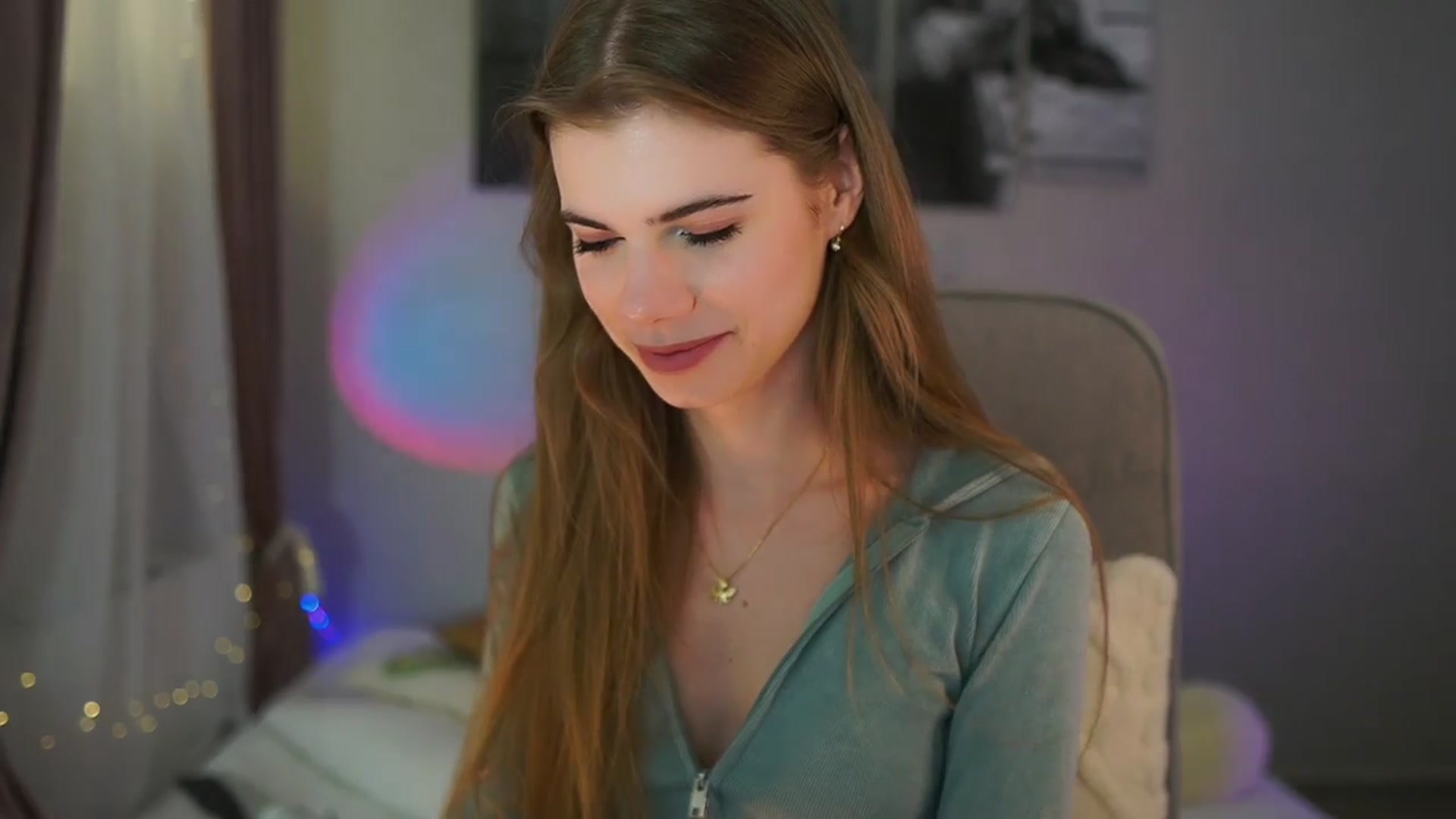 Gallery image thumbnail from RileyReid_18's myfreecams stream on, 04/12/2024, 15:17 image 18 of 20