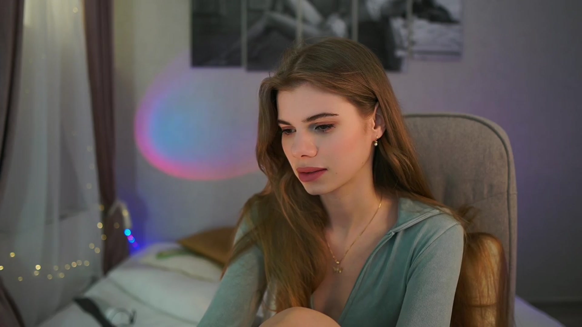 Gallery image thumbnail from RileyReid_18's myfreecams stream on, 04/12/2024, 15:17 image 10 of 20