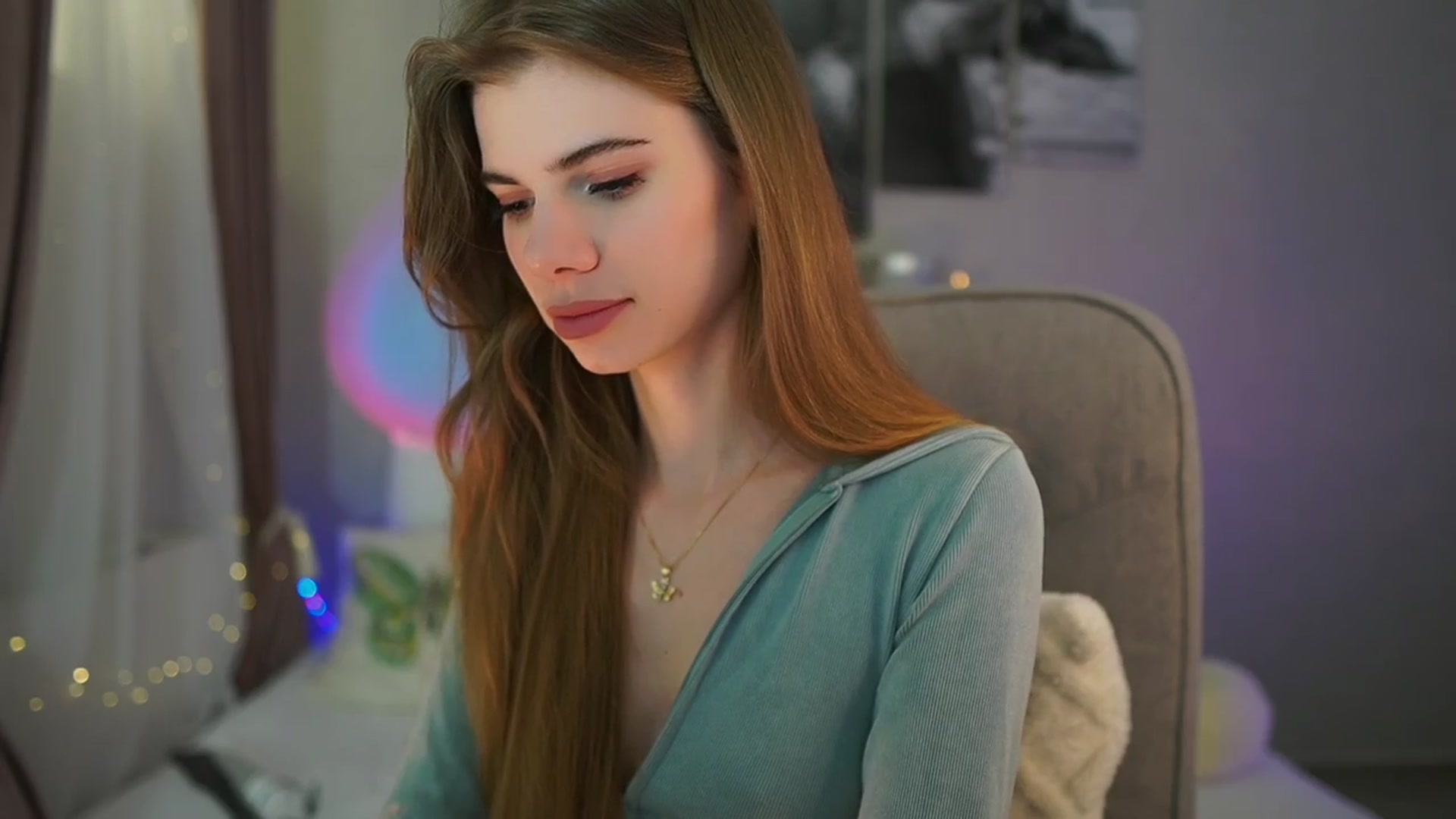 Gallery image thumbnail from RileyReid_18's myfreecams stream on, 04/12/2024, 15:17 image 4 of 20