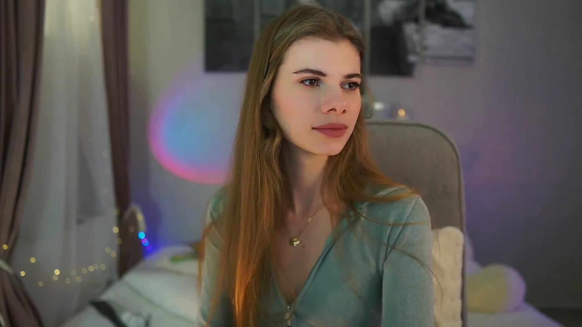 Gallery image thumbnail from RileyReid_18's myfreecams stream on, 04/12/2024, 15:17 image 17 of 20