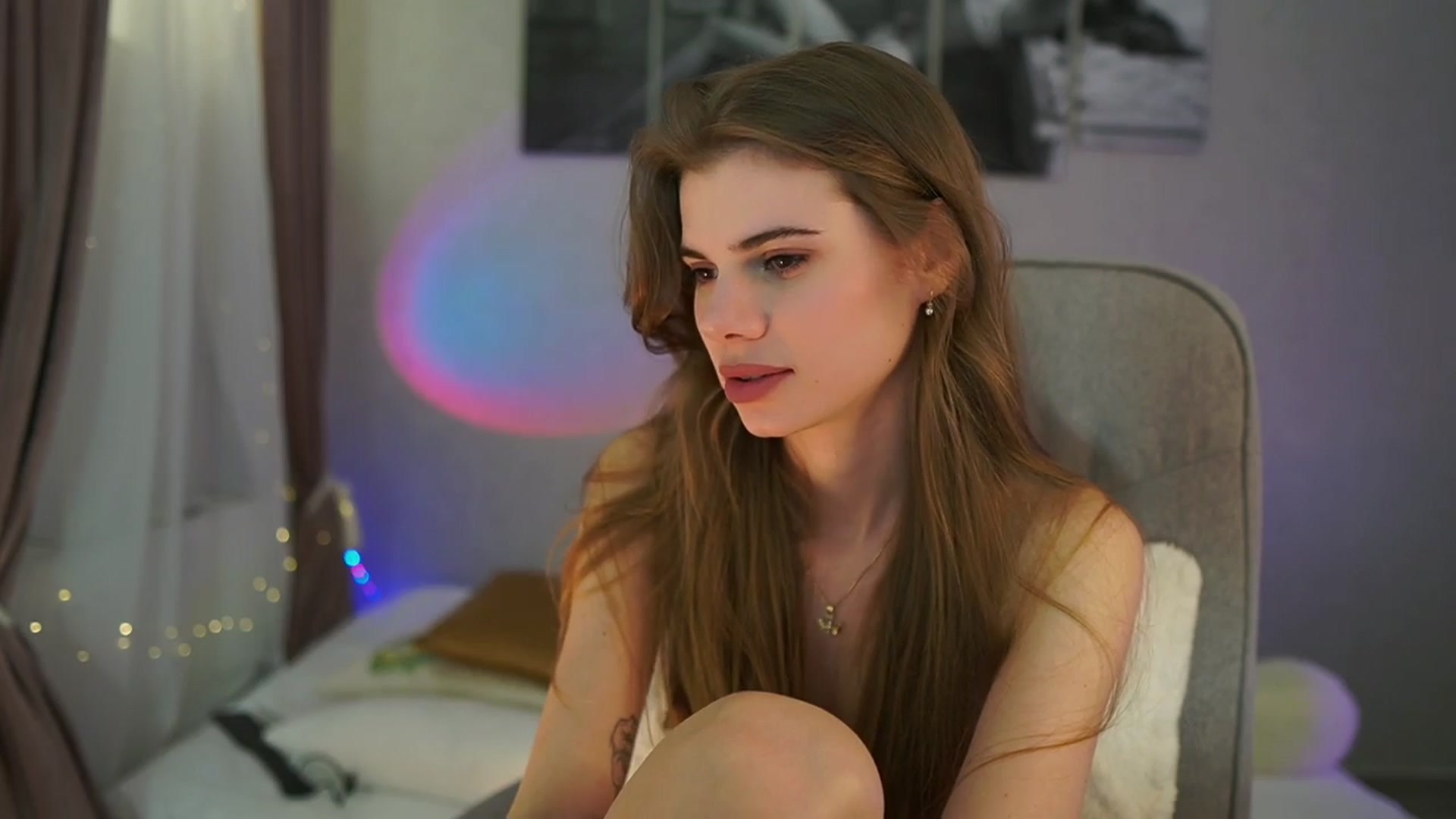 Gallery image thumbnail from RileyReid_18's myfreecams stream on, 04/12/2024, 16:37 image 13 of 20