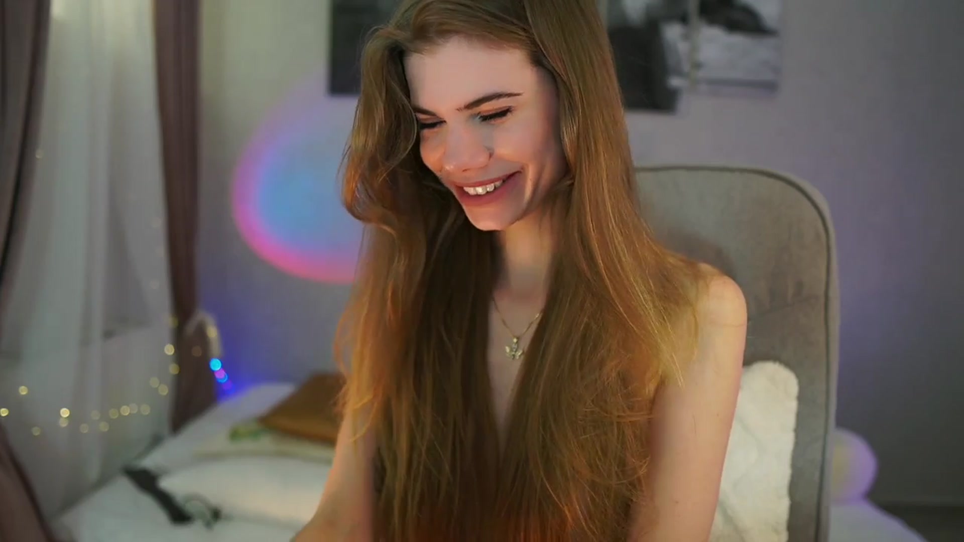 Gallery image thumbnail from RileyReid_18's myfreecams stream on, 04/12/2024, 16:37 image 9 of 20