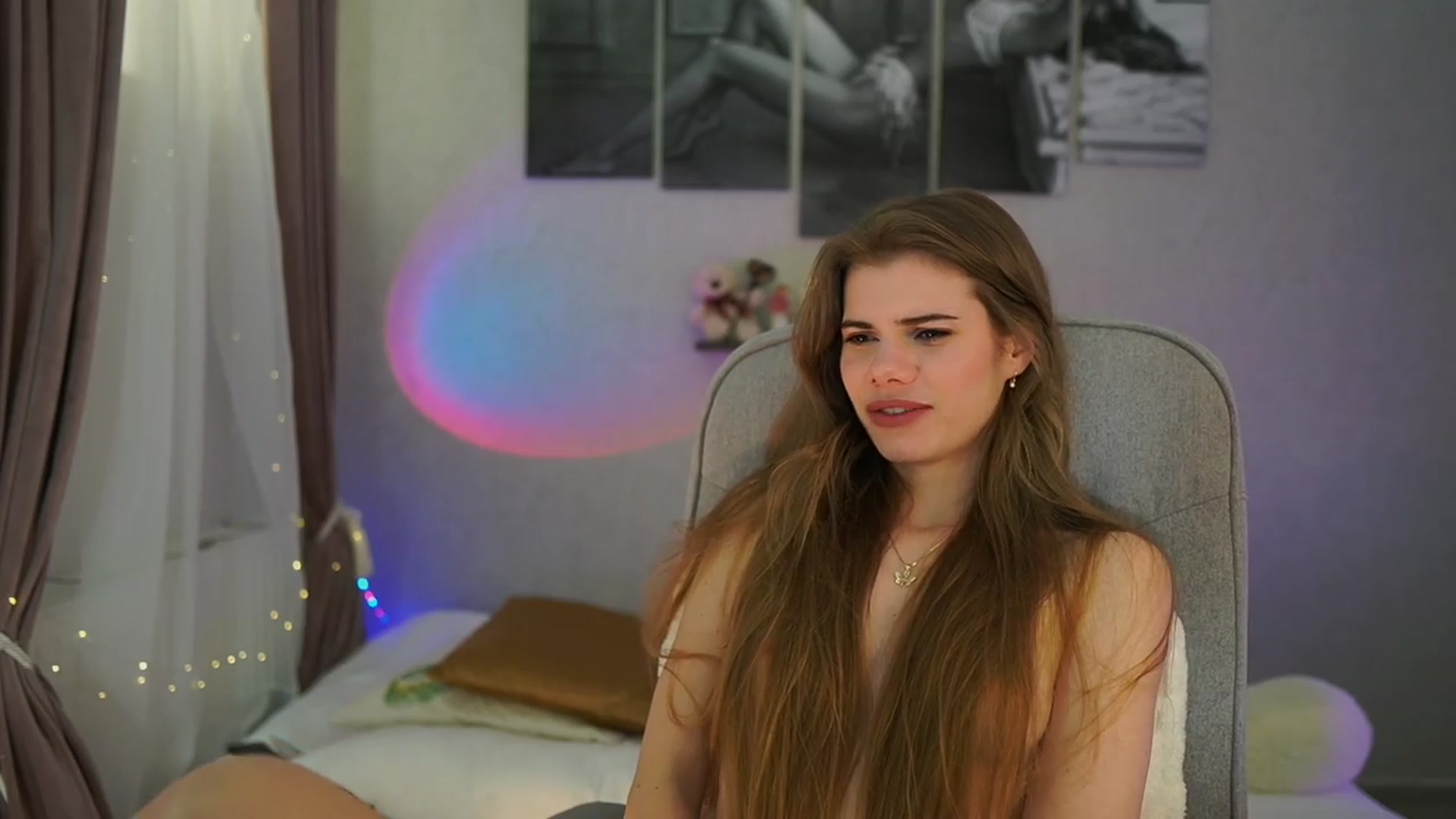 Gallery image thumbnail from RileyReid_18's myfreecams stream on, 04/12/2024, 16:37 image 12 of 20