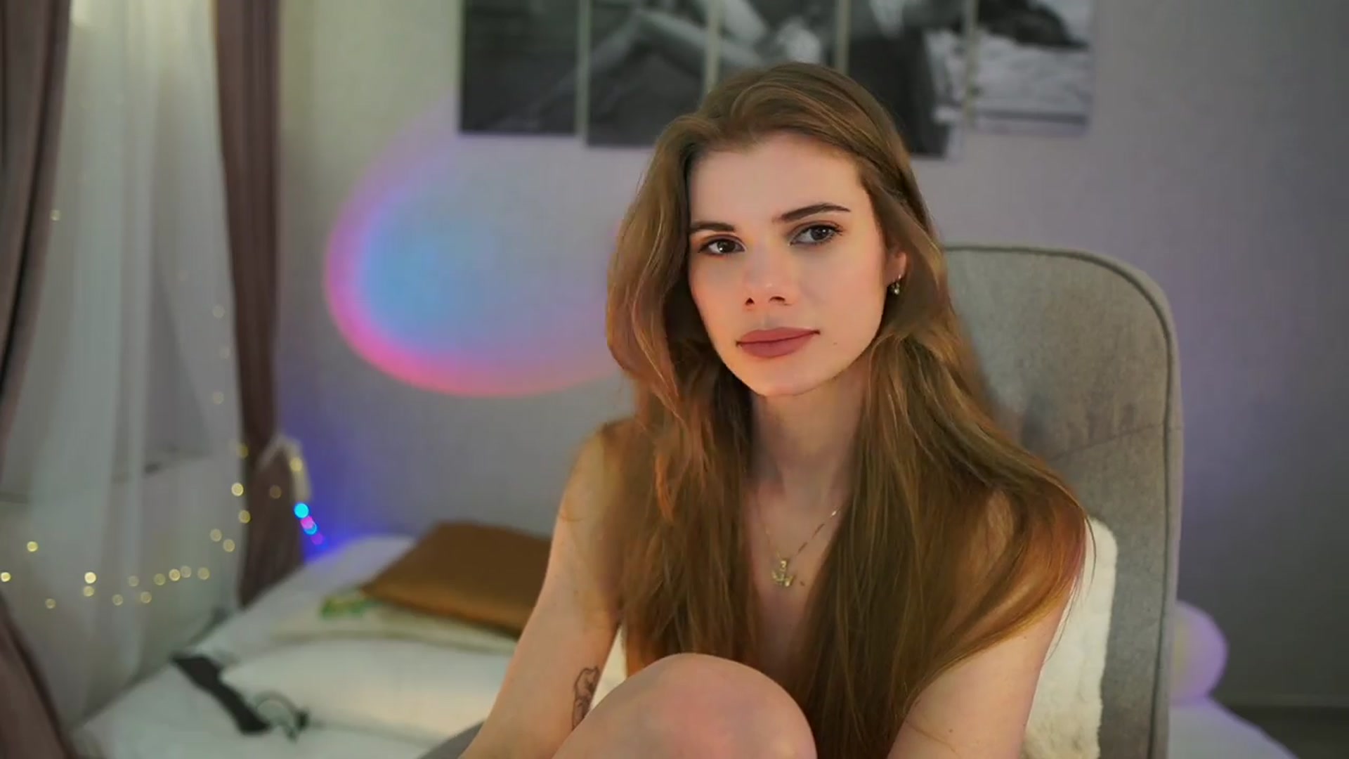 Gallery image thumbnail from RileyReid_18's myfreecams stream on, 04/12/2024, 16:37 image 8 of 20
