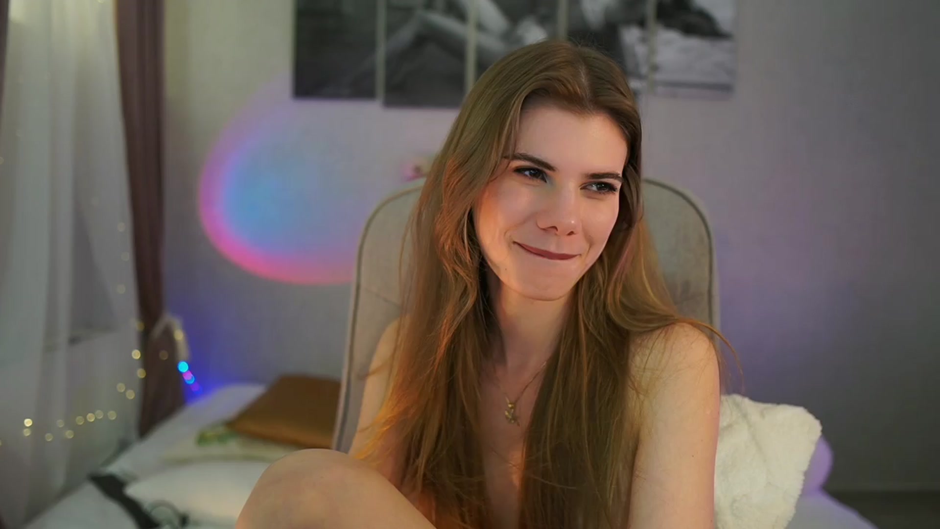 Gallery image thumbnail from RileyReid_18's myfreecams stream on, 04/12/2024, 17:40 image 16 of 20