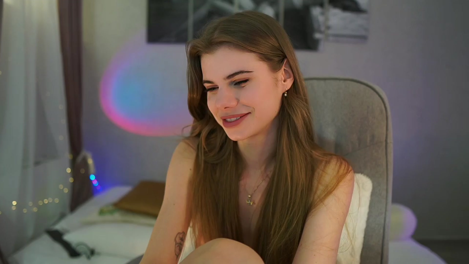 Gallery image thumbnail from RileyReid_18's myfreecams stream on, 04/12/2024, 17:40 image 7 of 20