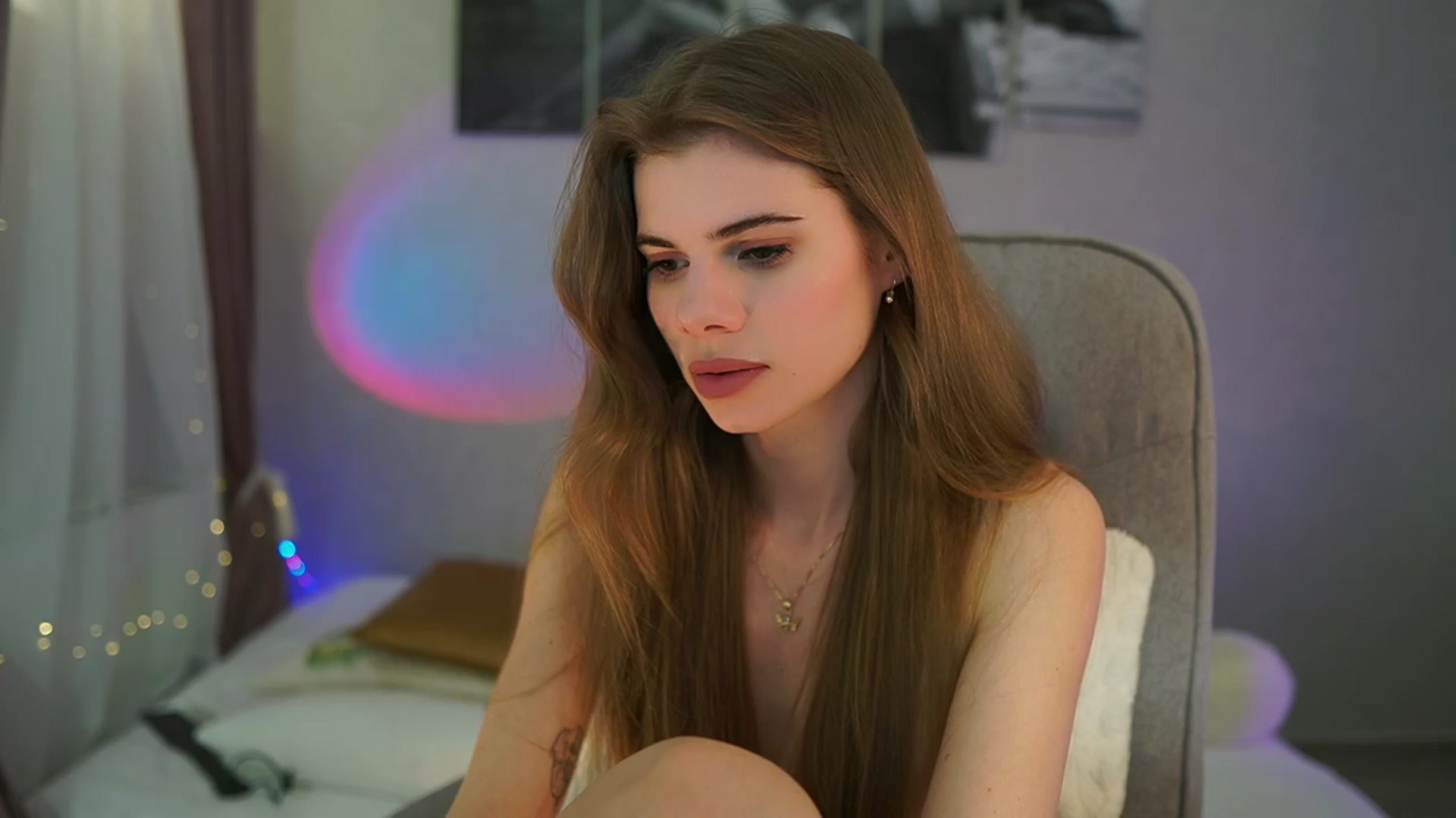 Gallery image thumbnail from RileyReid_18's myfreecams stream on, 04/12/2024, 17:40 image 6 of 20