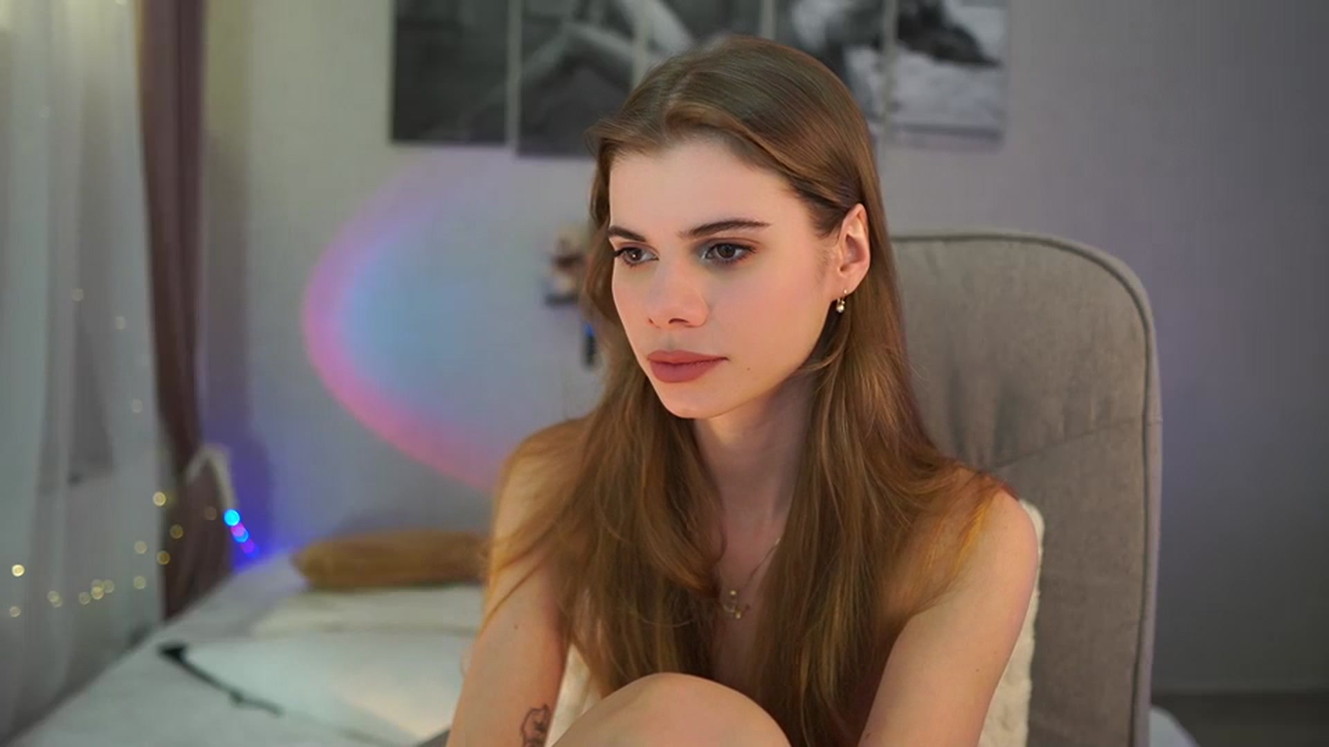 Gallery image thumbnail from RileyReid_18's myfreecams stream on, 04/13/2024, 16:34 image 2 of 20