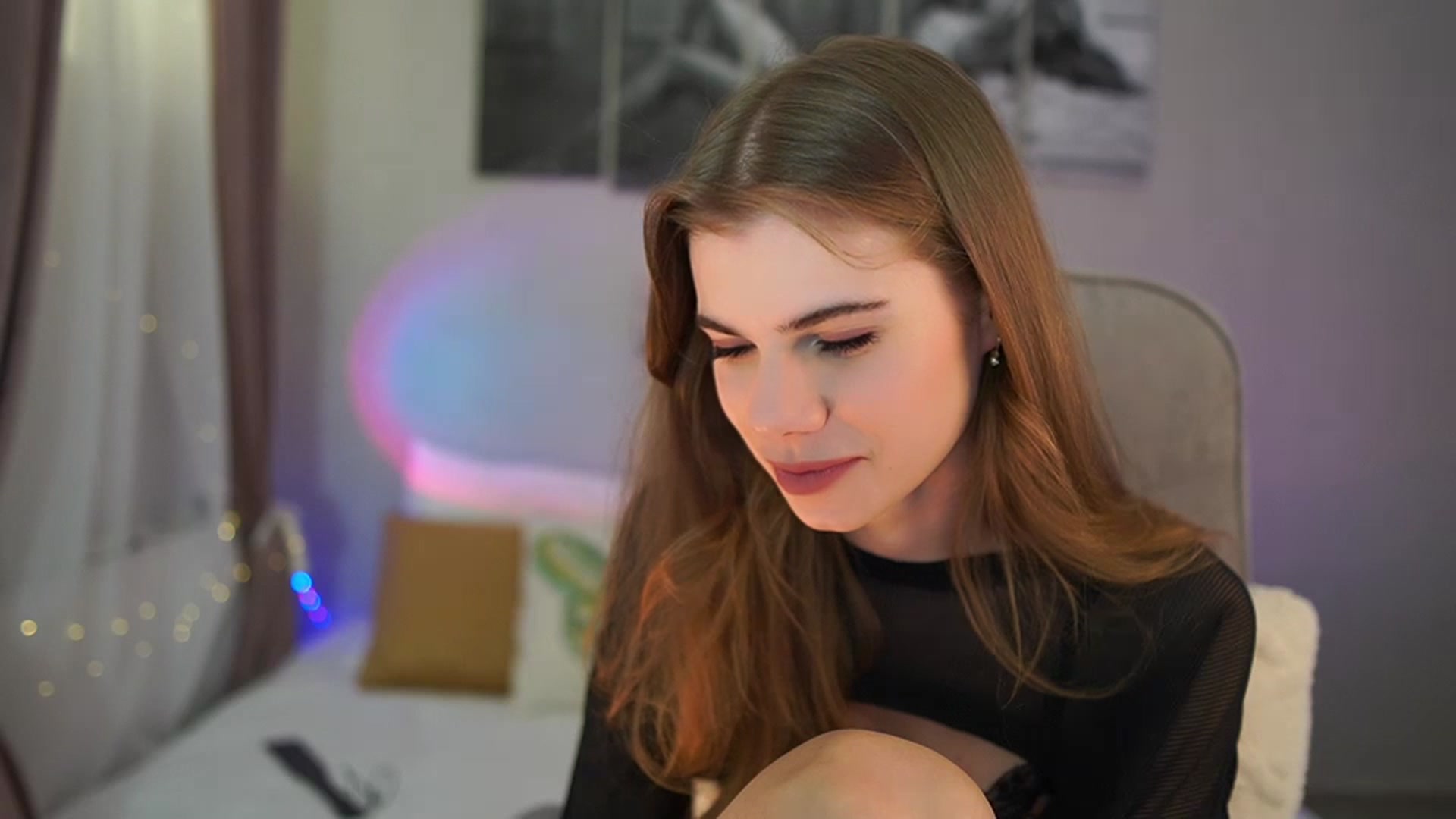 Gallery image thumbnail from RileyReid_18's myfreecams stream on, 04/15/2024, 13:22 image 18 of 20