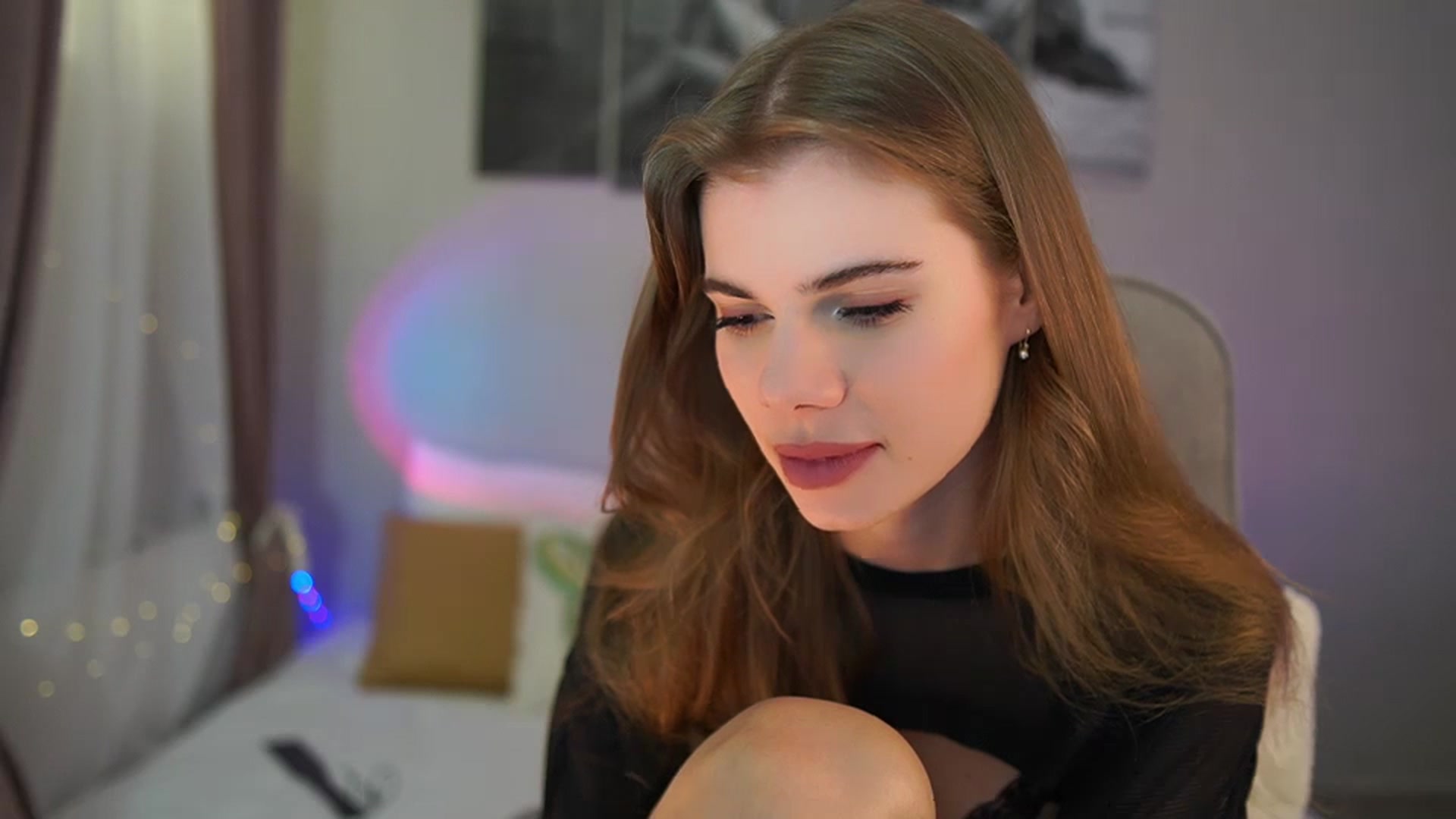 Gallery image thumbnail from RileyReid_18's myfreecams stream on, 04/15/2024, 13:22 image 14 of 20