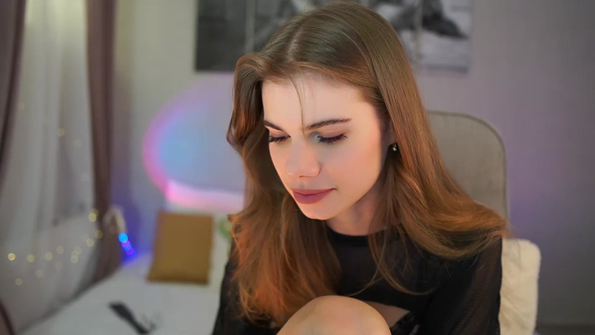 Gallery image thumbnail from RileyReid_18's myfreecams stream on, 04/15/2024, 13:22 image 19 of 20