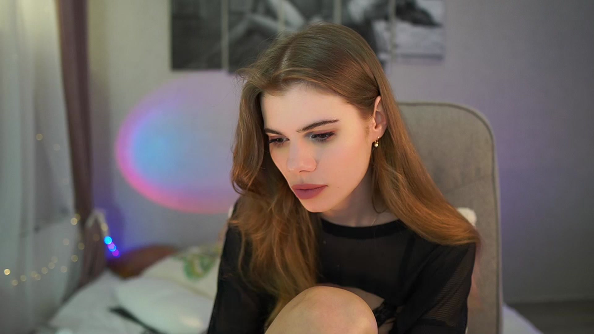 Gallery image thumbnail from RileyReid_18's myfreecams stream on, 04/15/2024, 17:44 image 2 of 20