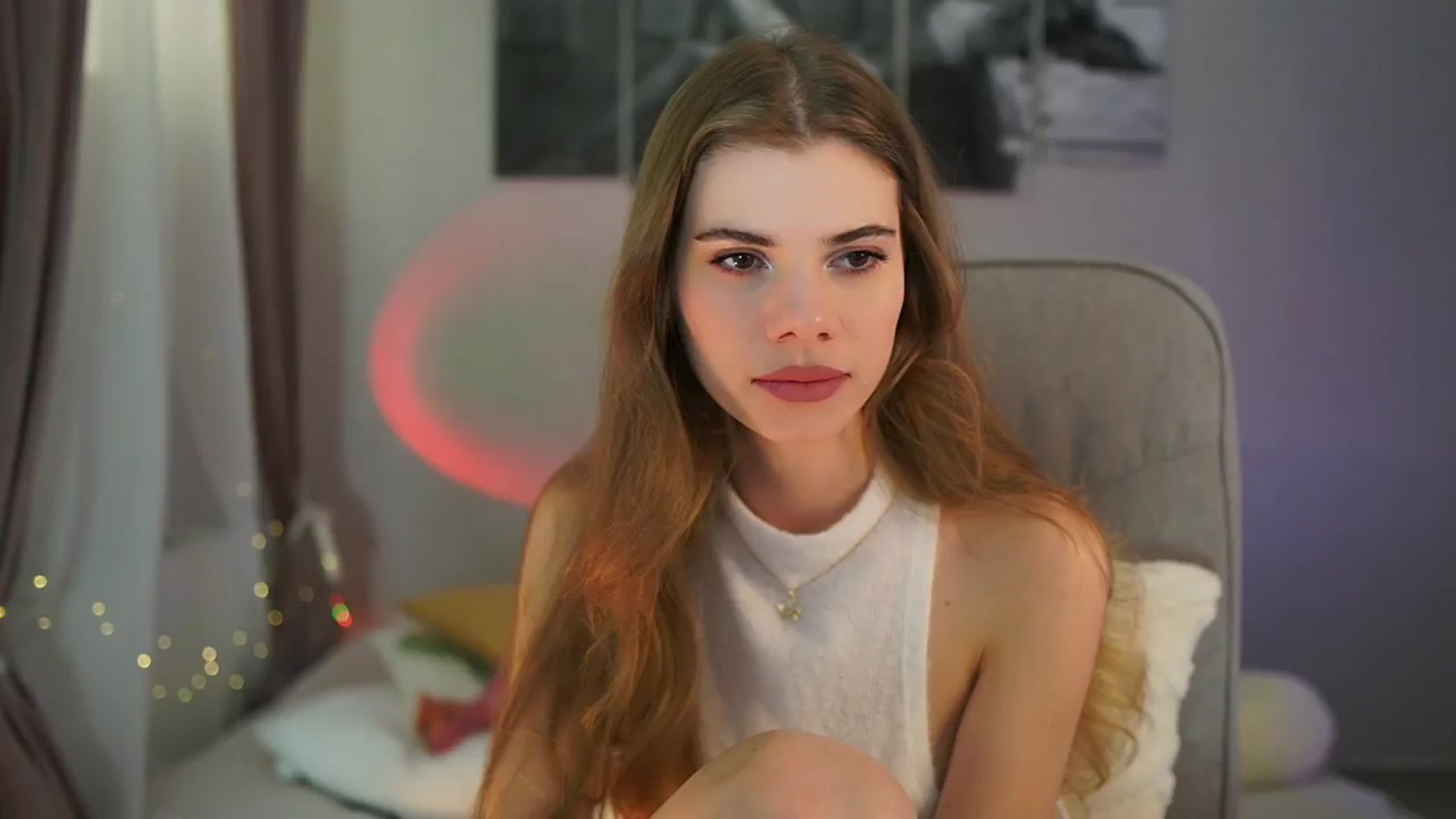 Gallery image thumbnail from RileyReid_18's myfreecams stream on, 04/21/2024, 13:32 image 15 of 20