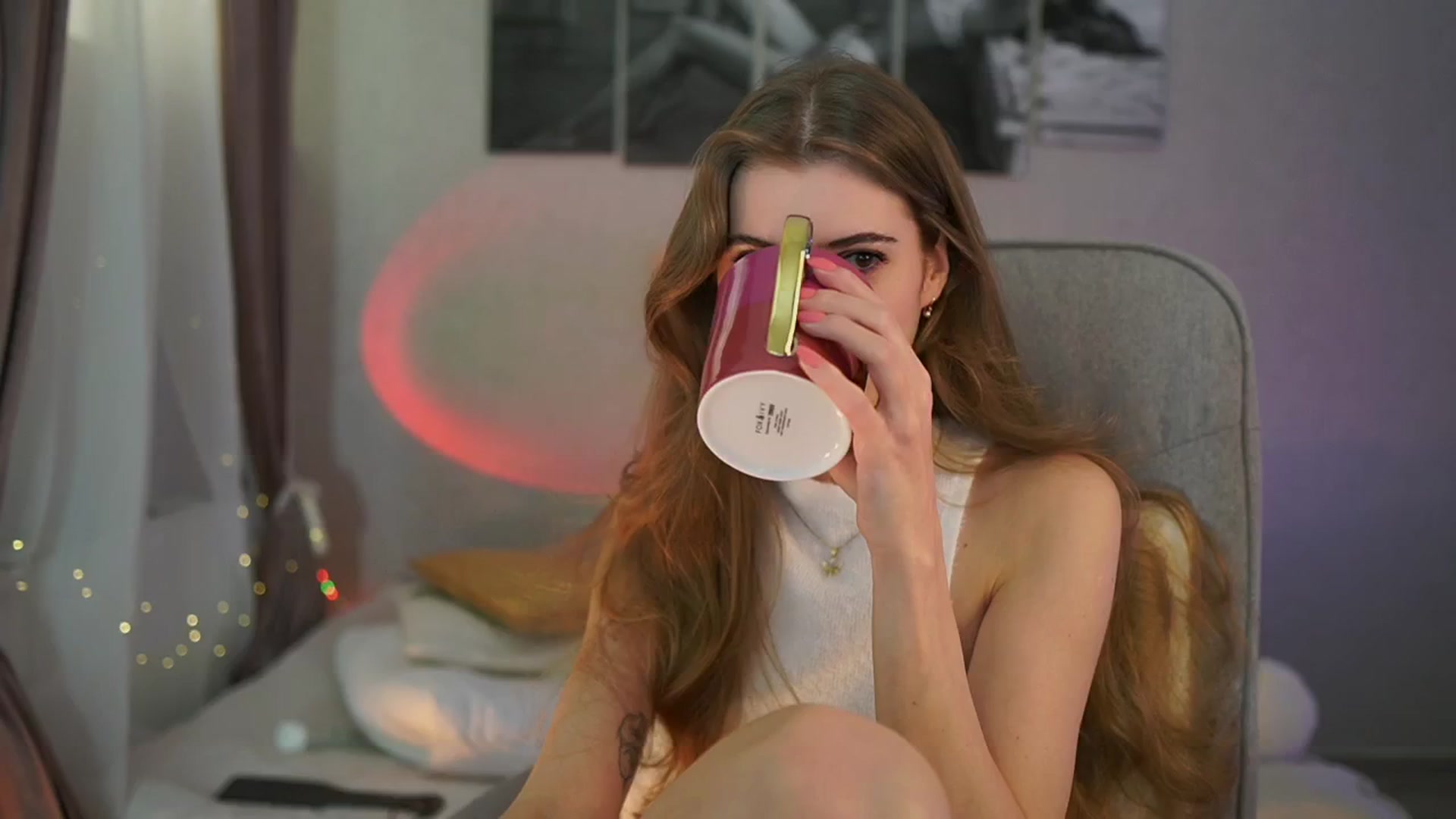 Gallery image thumbnail from RileyReid_18's myfreecams stream on, 04/21/2024, 14:21 image 16 of 20