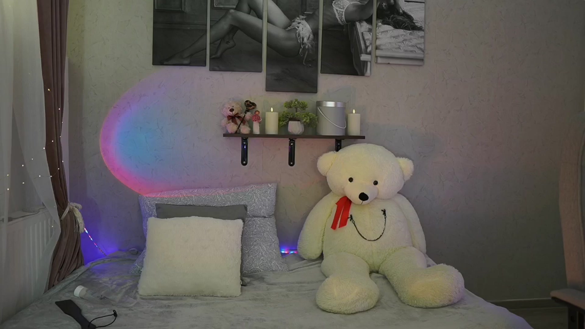 Gallery image thumbnail from RileyReid_18's myfreecams stream on, 05/01/2024, 13:43 image 8 of 20